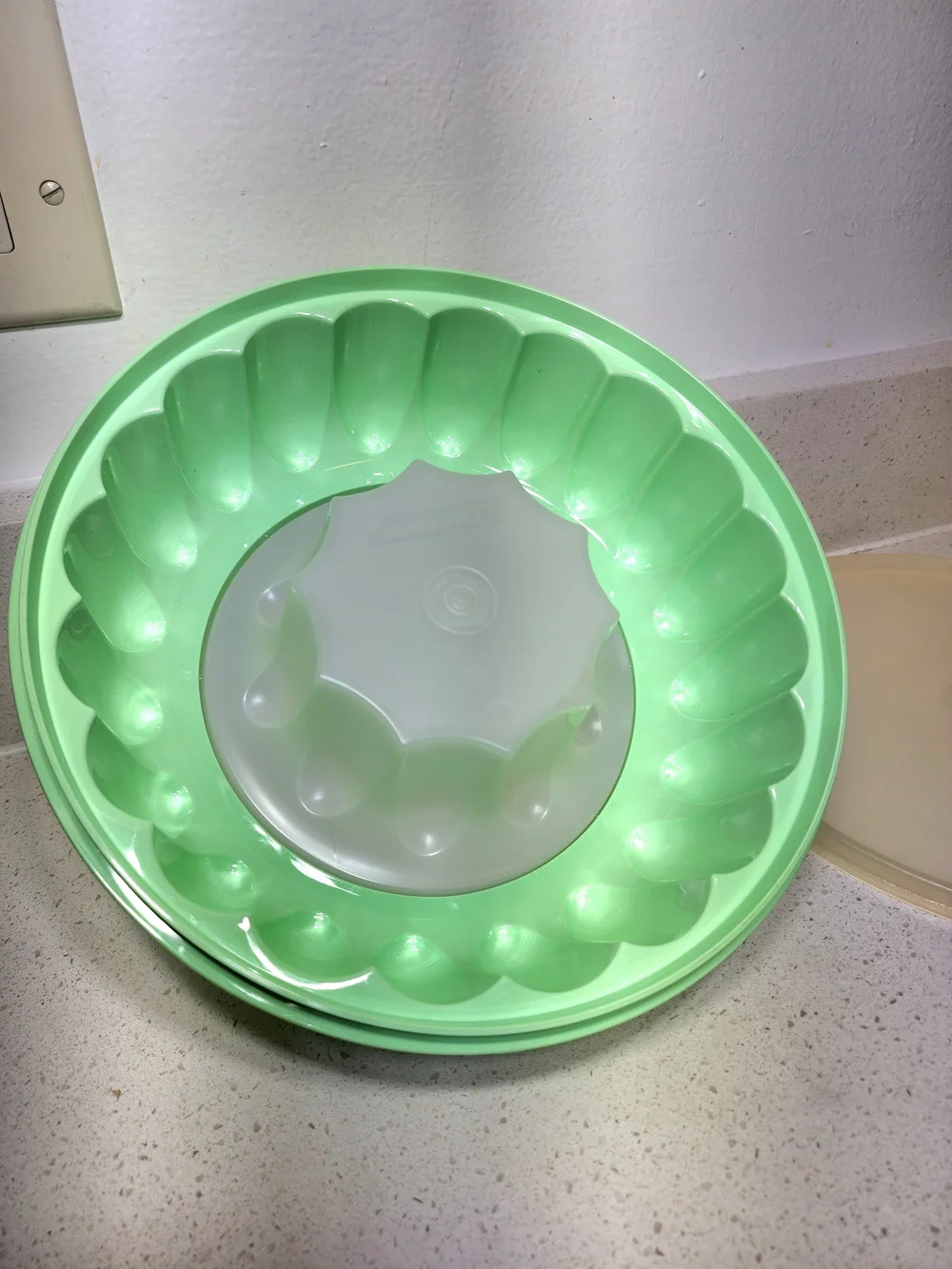 Vintage 3pc Tupperware Jello Ring Mold Mint Green Excellent Condition